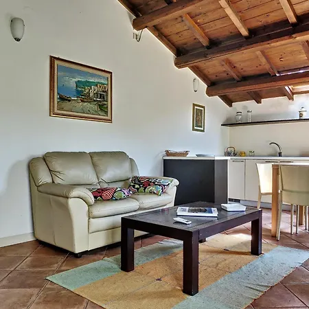 Agriturismo La Casa Del Vecchio Mulino Фермерский дом Carassai